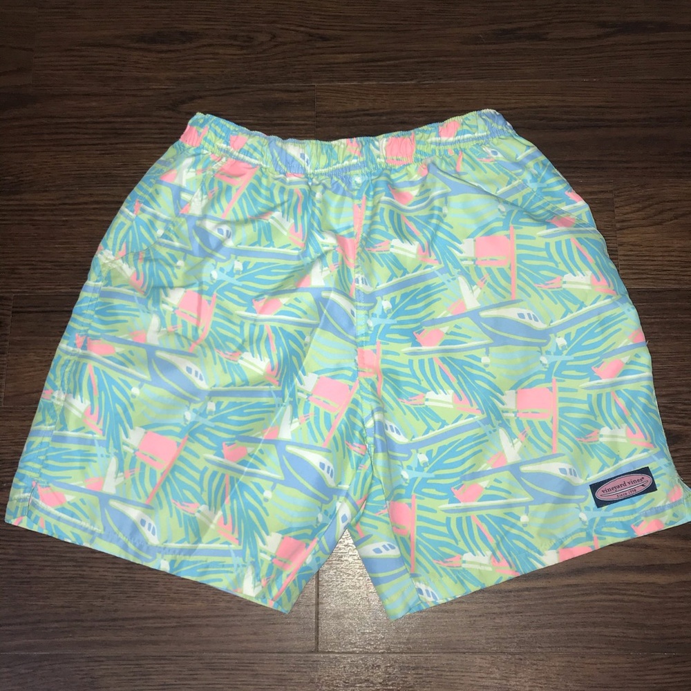 Men’s vineyard vines swim trunks